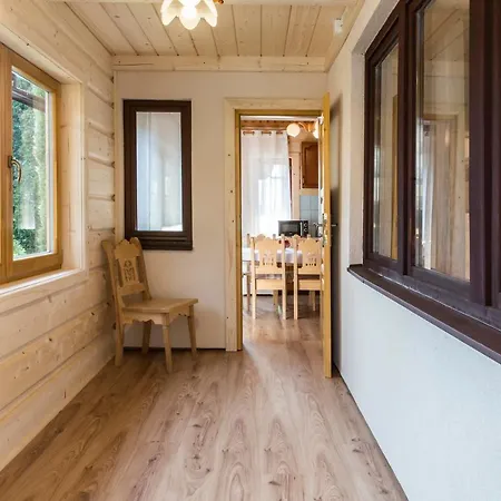 Lägenhet Udanypobyt Przy Lesie 2