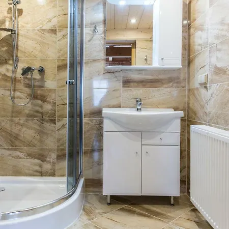 Udanypobyt Przy Lesie 2 Апартаменты *